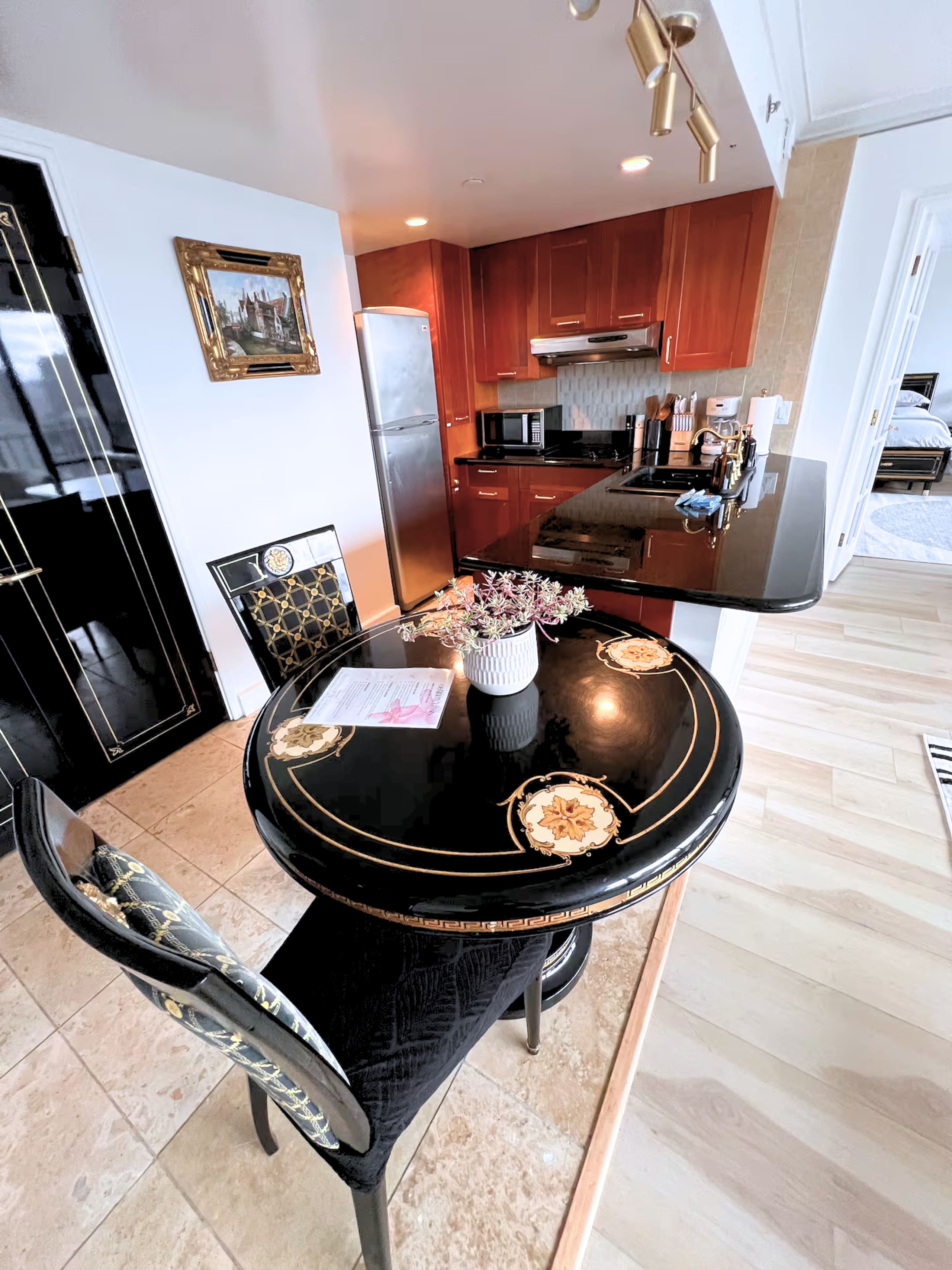 Condo in Honolulu · ★4.93 · 1 bedroom · 3 beds · 1 bath - Image 8