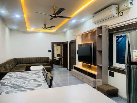 Blessing Divine - 3BHK AC, Attached Bath,Furnished