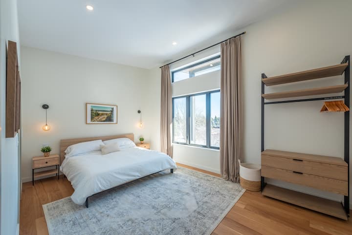 Each master offers a king-sized bed with endy mattresses, Huppe open closet system and breathtaking ocean views though oversized windows. 