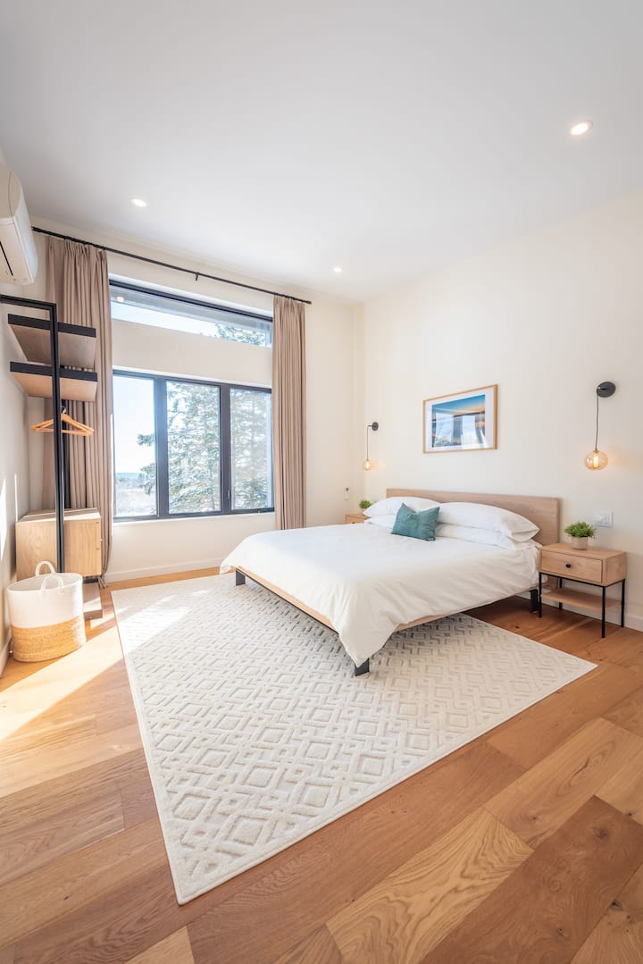 Each master offers a king-sized bed with endy mattresses, Huppe open closet system and breathtaking ocean views though oversized windows. 