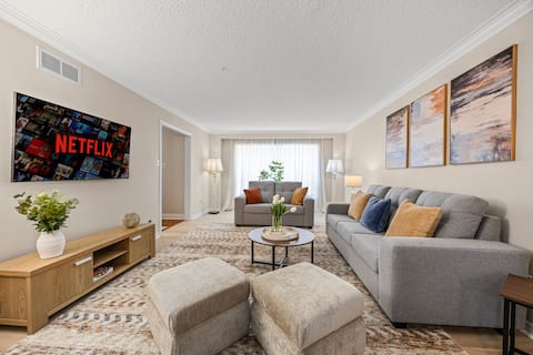 Family Retreat! 5BR, 3WR w/ Main Floor Suite