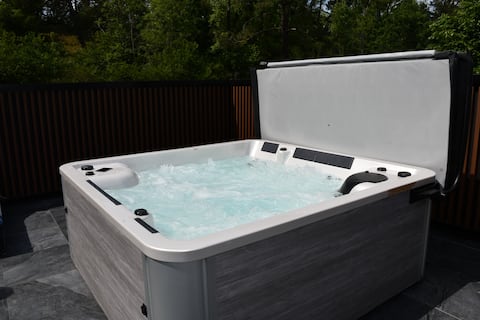 Le Naturiste, Loft with Accessibility Features / Jacuzzi, 10 minutes from the beach