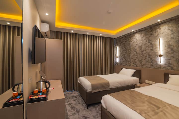 2 Single Beds Room With Balcony - İstanbul
