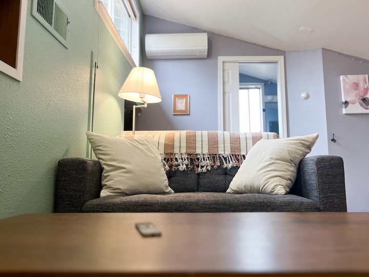 Detached 1bd. Apartment On Quiet, Lovely Street - Kent, WA