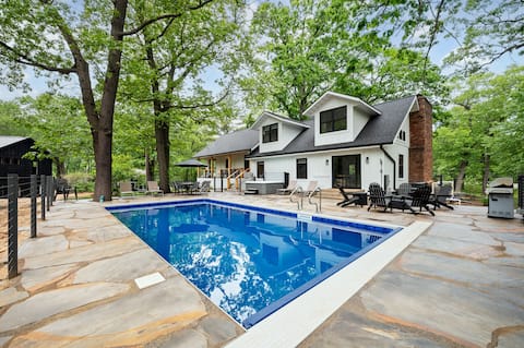 Serene and Modern New Buffalo Oasis Pool Hot Tub