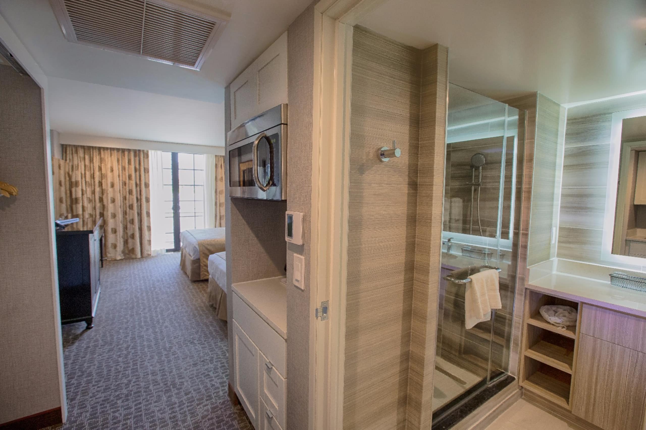 Hotel in Honolulu · ★4.33 · 1 bedroom · 2 beds · 1 private bath - Image 5