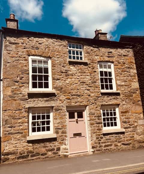 4 Main Street - Luxury Boutique House