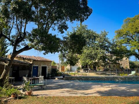 Charming quiet house with private tennis