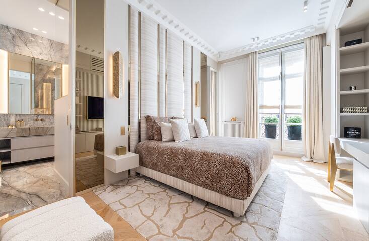 Palais Privé Haussmannien • Design & Luxe • 240 m²