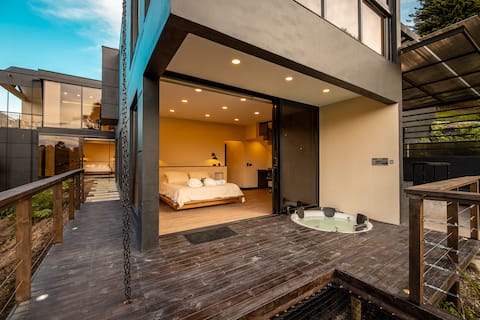 Luxury Cabin Couples Spa + Jacuzzi + Steam Room