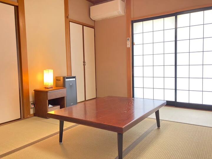 [Gray]卧室位于一楼。2张日式床垫。