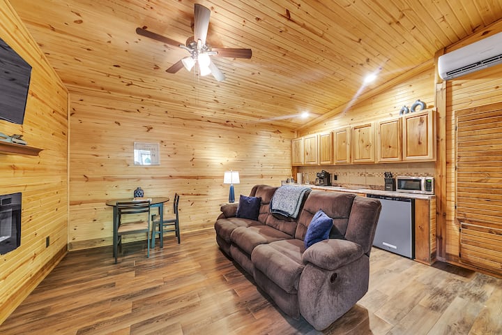Pam's Treehouse Cabin #2 - Arkansas