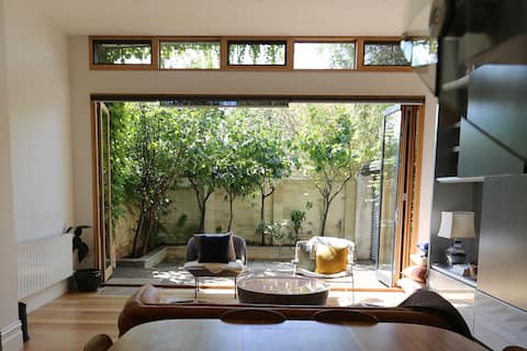 Charming Hawthorn Getaway 3 Bedroom House