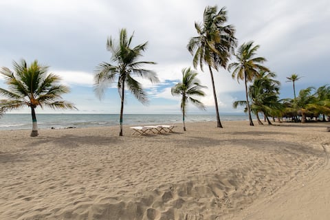 Magical Oceanfront Cabin 6 Rooms 16 People