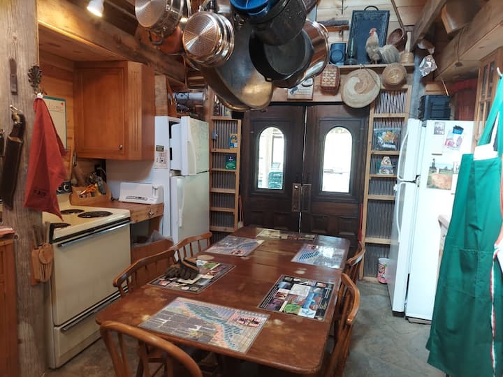Loft W/ Breakfast In Dome-slps 7-no Pets-1 Room - Custer, SD