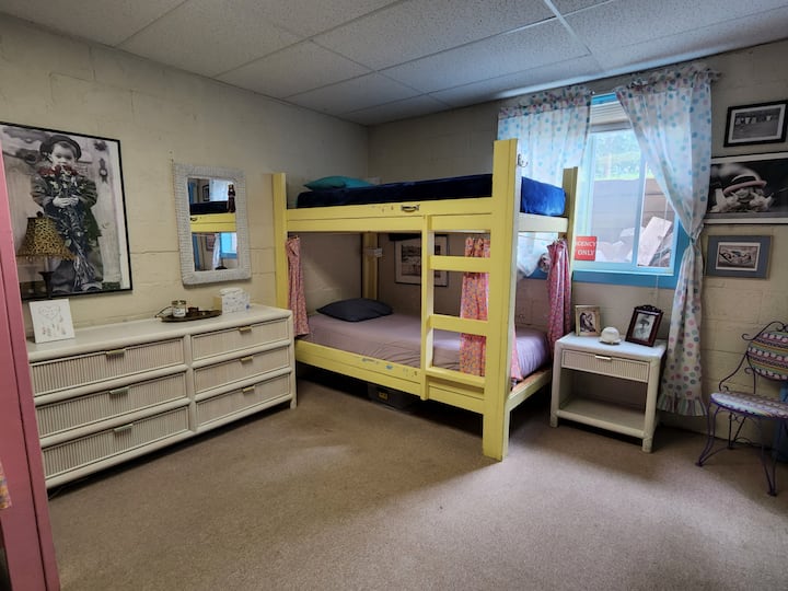 Single Bunk Bed In Mixed Dorm - Room # 8 - Leadville, CO