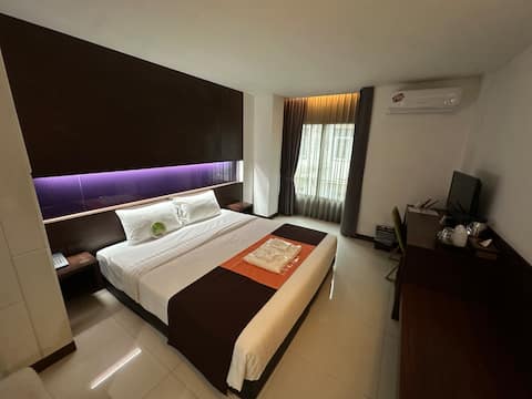 Deluxe Comfort Stay | Close to Airport Link