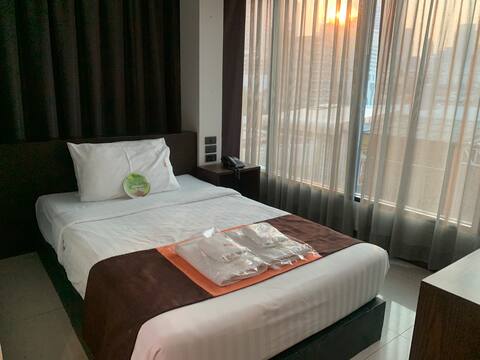 Deluxe Solo Stay | Cozy & Well-Connected