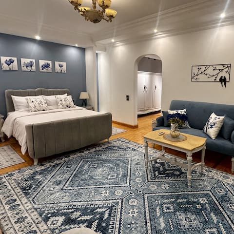 Vintage Charm: 3BR, 2 baths in the heart of Zayed