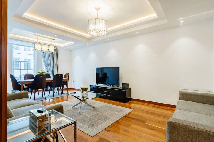 Luxury 3-Bed Apartment | Park Lane gallery image 2