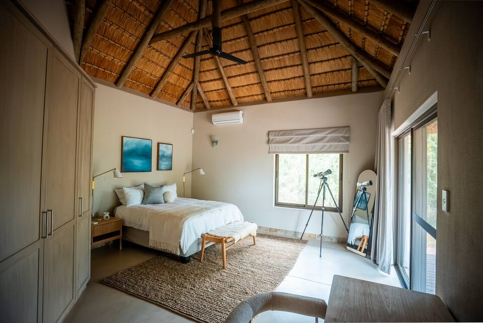 A bush house on a Kruger wildlife estate, Hoedspruit, Limpopo, South Africa, photo 9 of 10