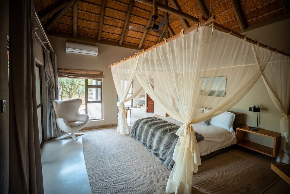 A bush house on a Kruger wildlife estate, Hoedspruit, Limpopo, South Africa, photo 7 of 10