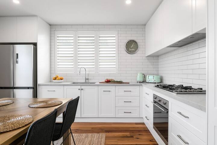 Park Yourself in Park St. Perfection + Position gallery image 3