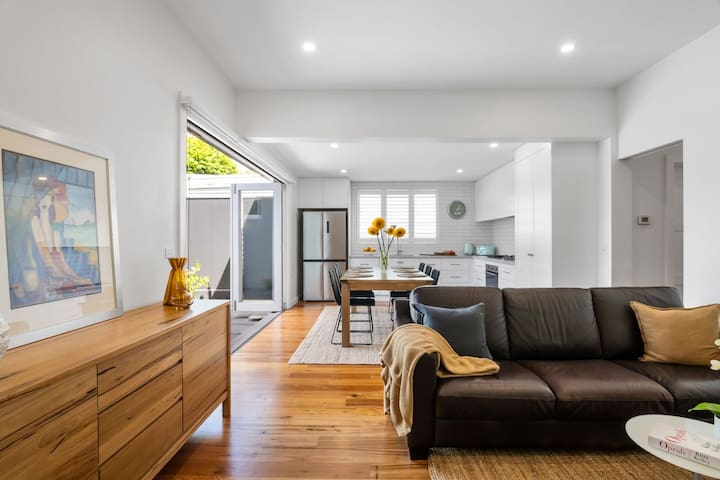 Park Yourself in Park St. Perfection + Position