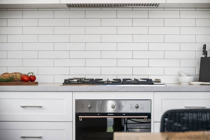 Park Yourself in Park St. Perfection + Position gallery image 4