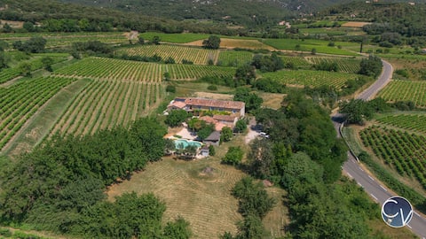 Large Ardèche house for precious moments