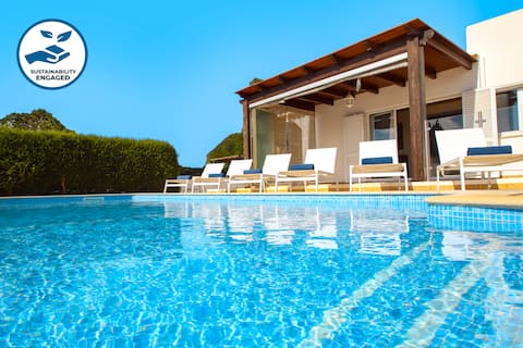 Cozy villa with heatable pool and BBQ