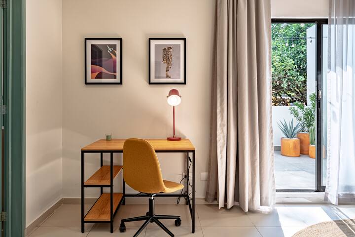 Elegant Condesa Stay, Rooftop & BBQ gallery image 5