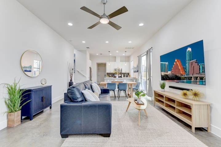 The Indigo on 4th | Near Downtown |Austin Hotspots