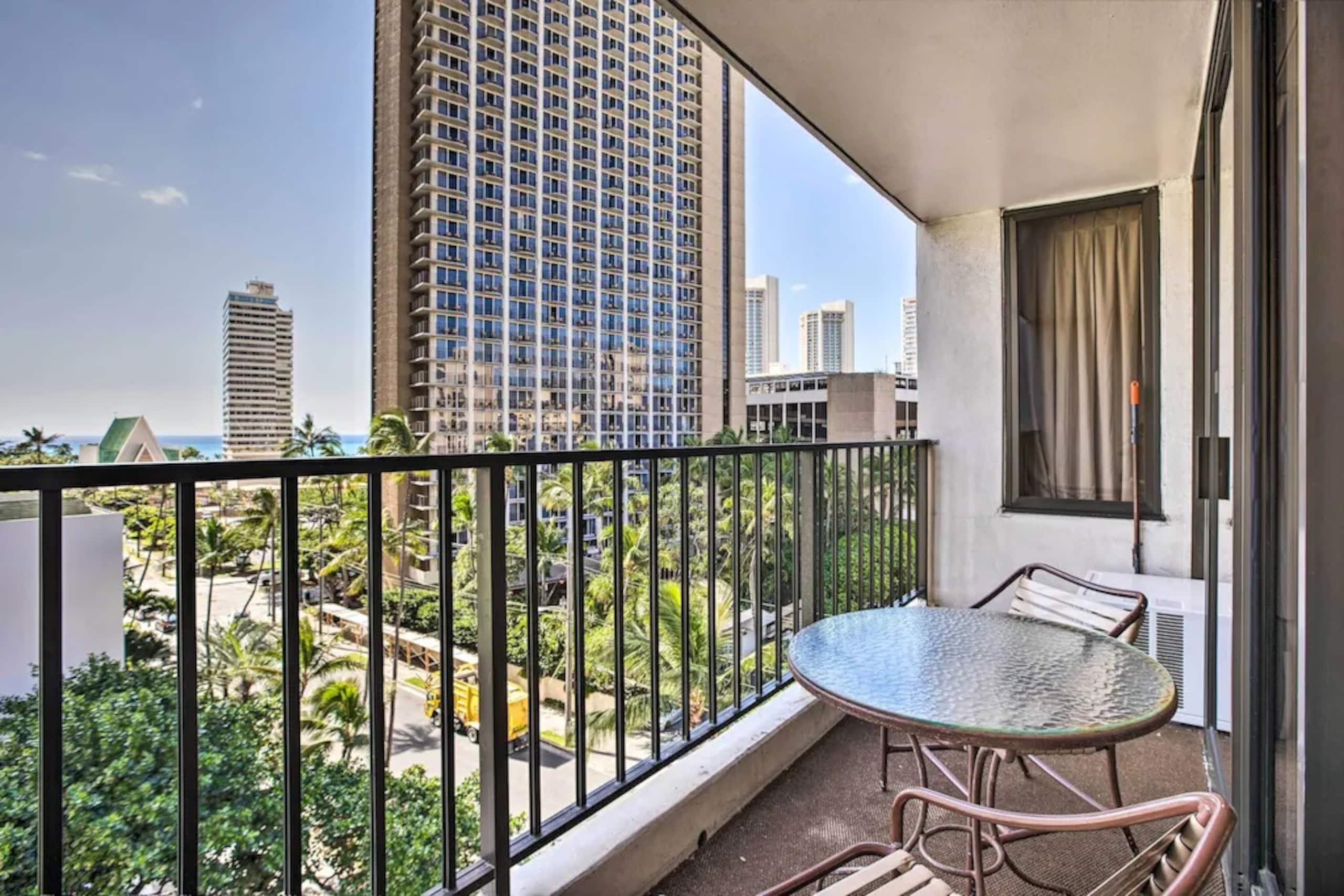 Hotel in Honolulu · ★4.67 · 1 bedroom · 3 beds · 1 private bath - Image 19