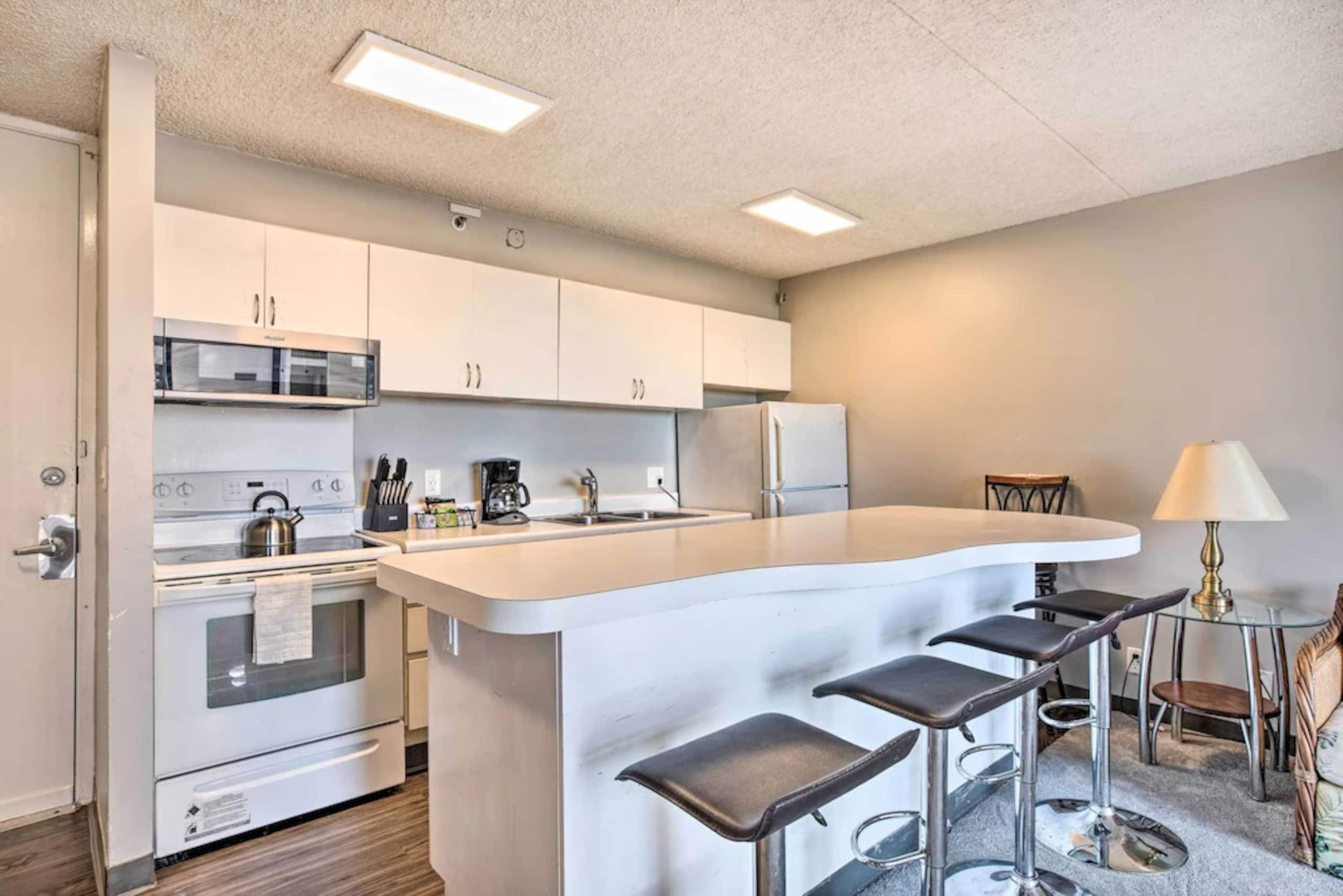 Hotel in Honolulu · ★4.67 · 1 bedroom · 3 beds · 1 private bath - Image 7