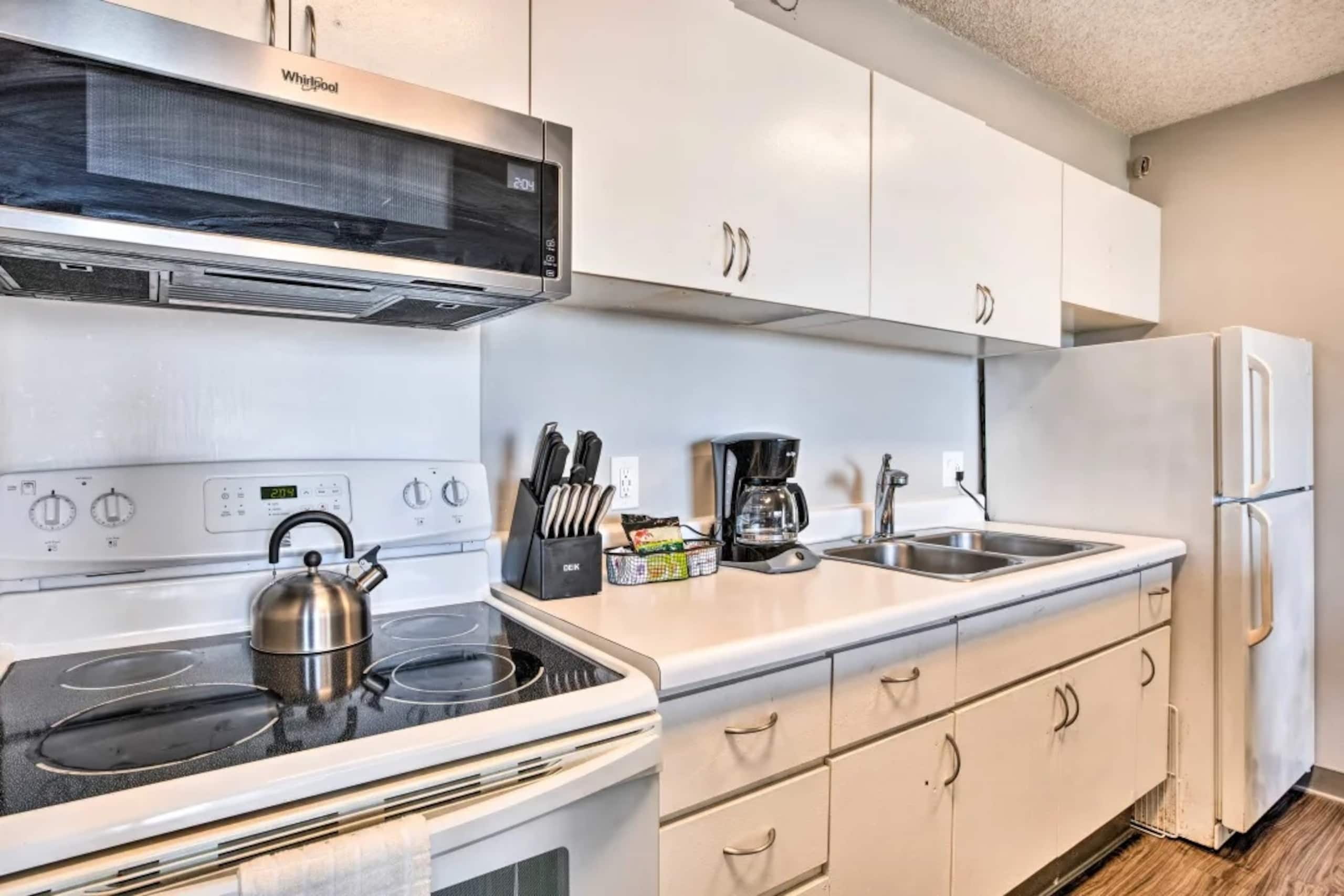 Hotel in Honolulu · ★4.67 · 1 bedroom · 3 beds · 1 private bath - Image 9