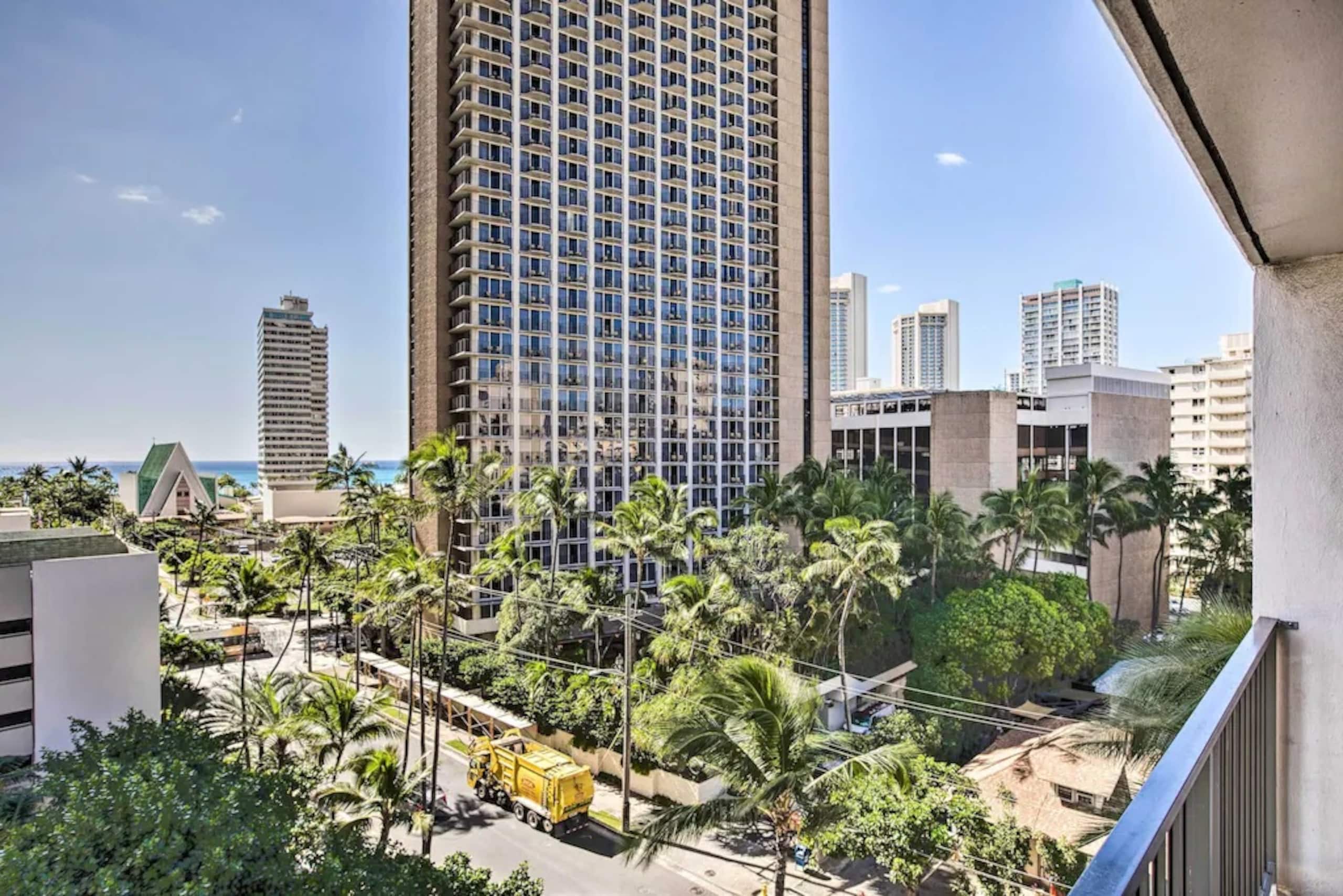 Hotel in Honolulu · ★4.67 · 1 bedroom · 3 beds · 1 private bath - Image 21