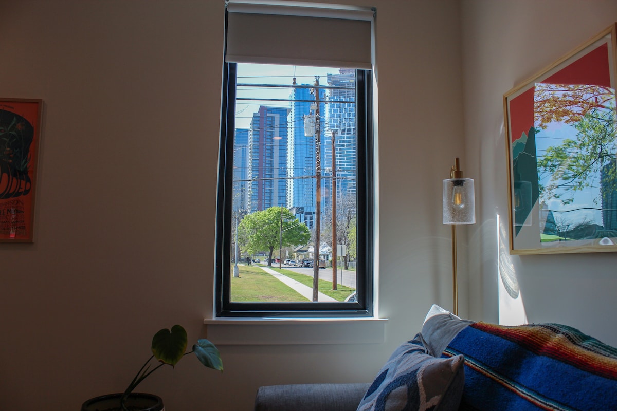 Walkable Waller Villa - Modern East ATX Living