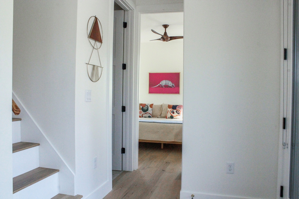 Walkable Waller Loft - Modern East ATX Living