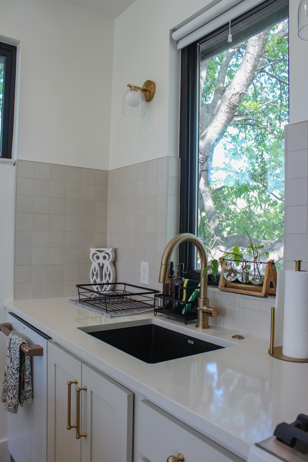 Walkable Waller Loft - Modern East ATX Living