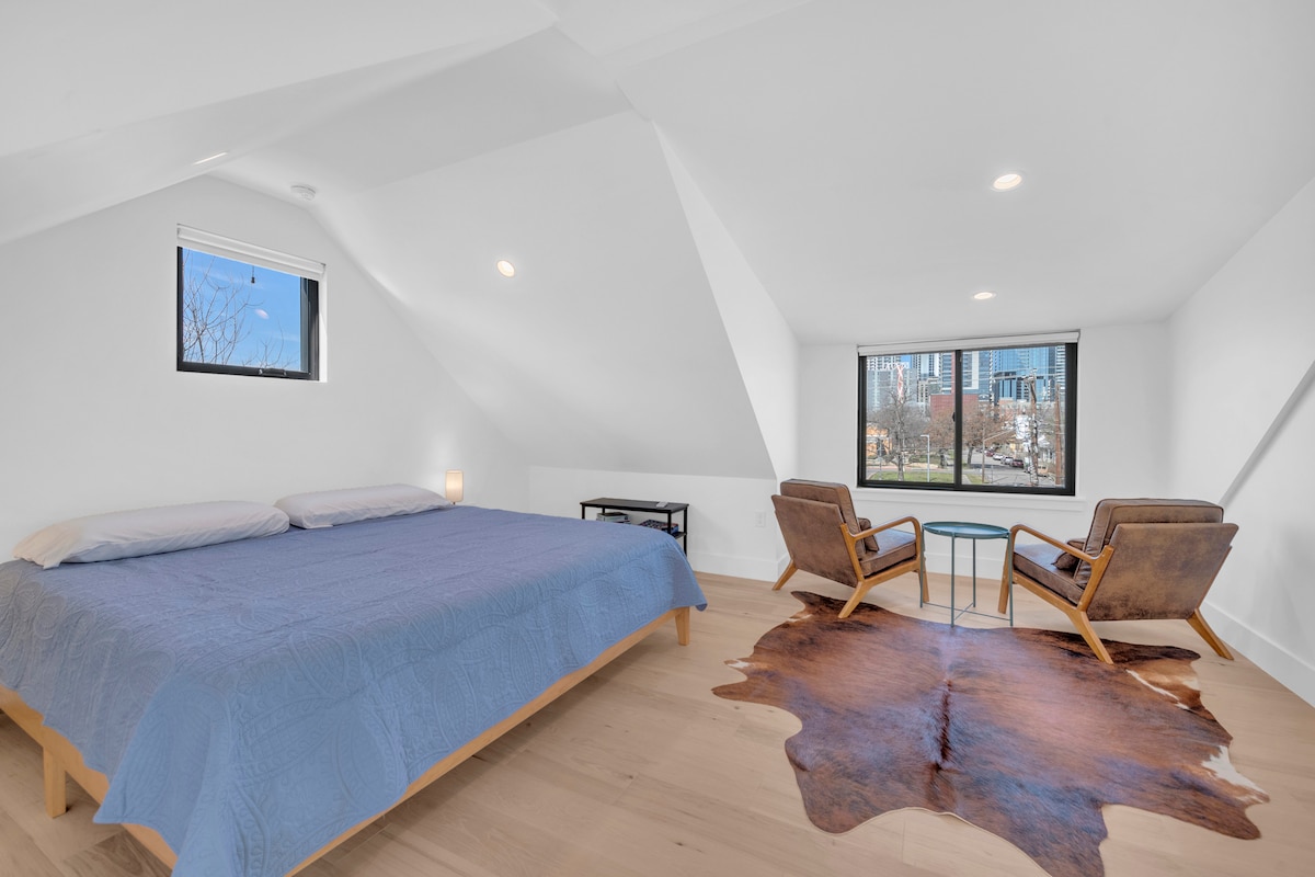 Walkable Waller Loft - Modern East ATX Living