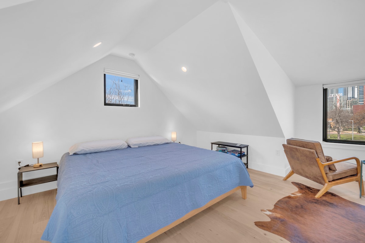 Walkable Waller Loft - Modern East ATX Living