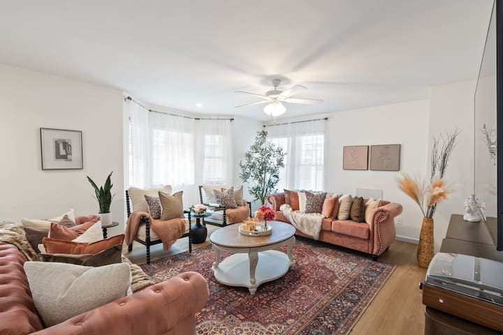 #Luxedesignerhomebydowntown! 7beds!pooltable! Bbq! - Napa, CA