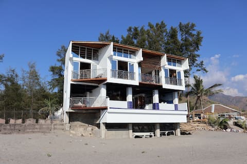 Beachfront Villas with Infinity Pool (Villa A & B)