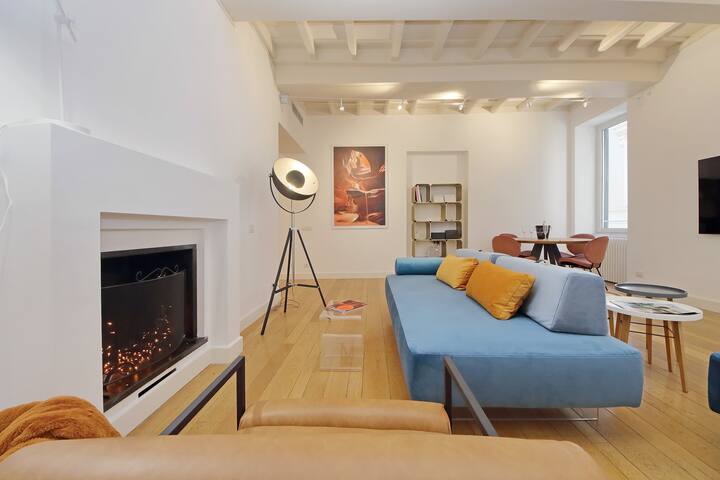Domus Avignonesi Design Apt 400m from Trevi gallery image 5