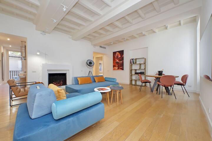 Domus Avignonesi Design Apt 400m from Trevi gallery image 2