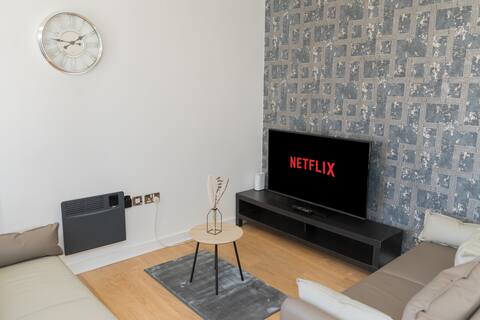 Successful Airbnb property: Highrise Balcony Stay in Heart of Wolverhampton in Heath Town
