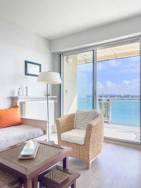 Annonce Airbnb populaire: "Les Baies Bleues" in La Pointe du Moulinet à Dinard