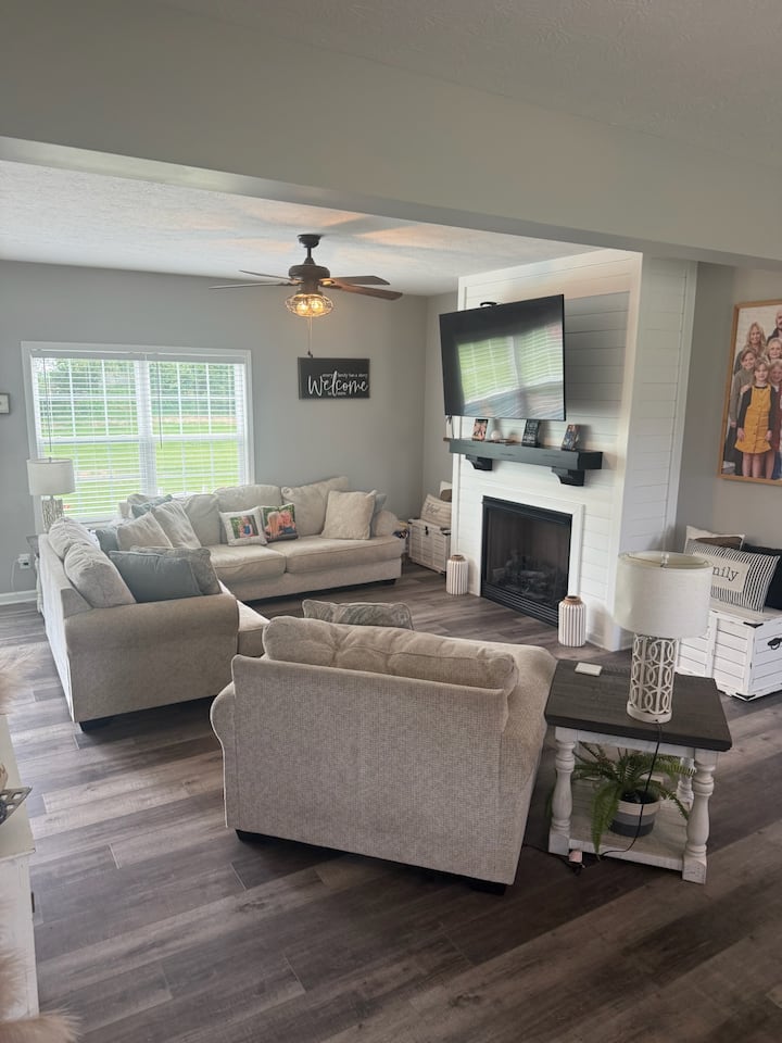 (Popular) 5 Bed, 3.5 Bath - Country Oasis - Indiana
