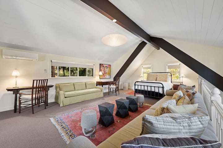 Ytterligare sovloft ovanför gästhusets gym